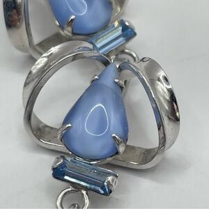 Vintage GF Blue Cats Eye Silver Tone Womens Bracelet 8” Teardrop Shape Glass
